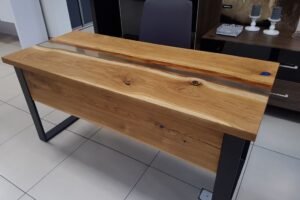 stoły drewniane nogi pająk