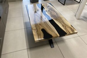 stoły drewniane nogi pająk